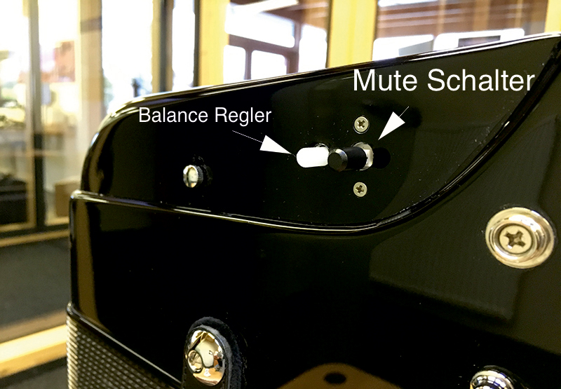 Basso Mikrofonsystem orchesterline – Balance-Regler und Mute-Schalter am Instrument